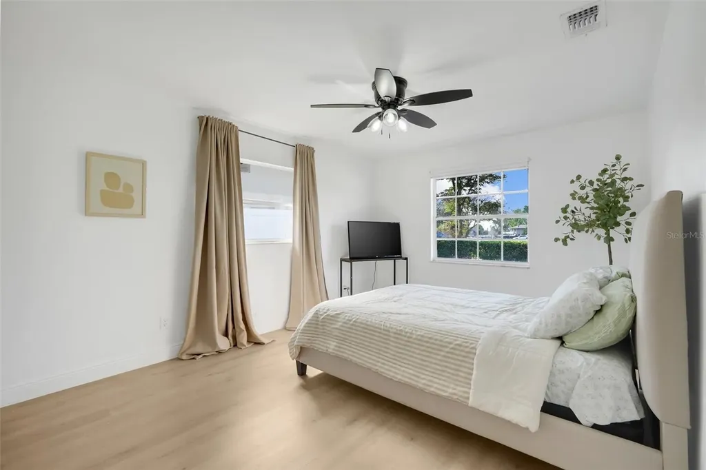 589 Del Rio Street Orlando FL 32839