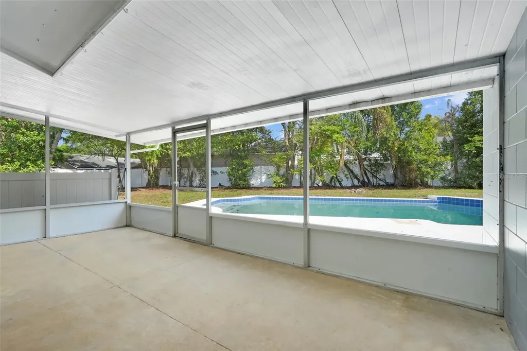 589 Del Rio Street Orlando FL 32839