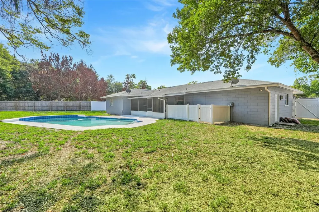 589 Del Rio Street Orlando FL 32839