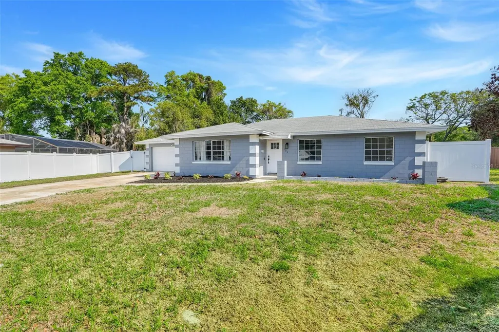 589 Del Rio Street Orlando FL 32839