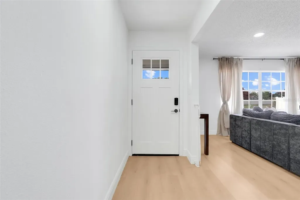 589 Del Rio Street Orlando FL 32839