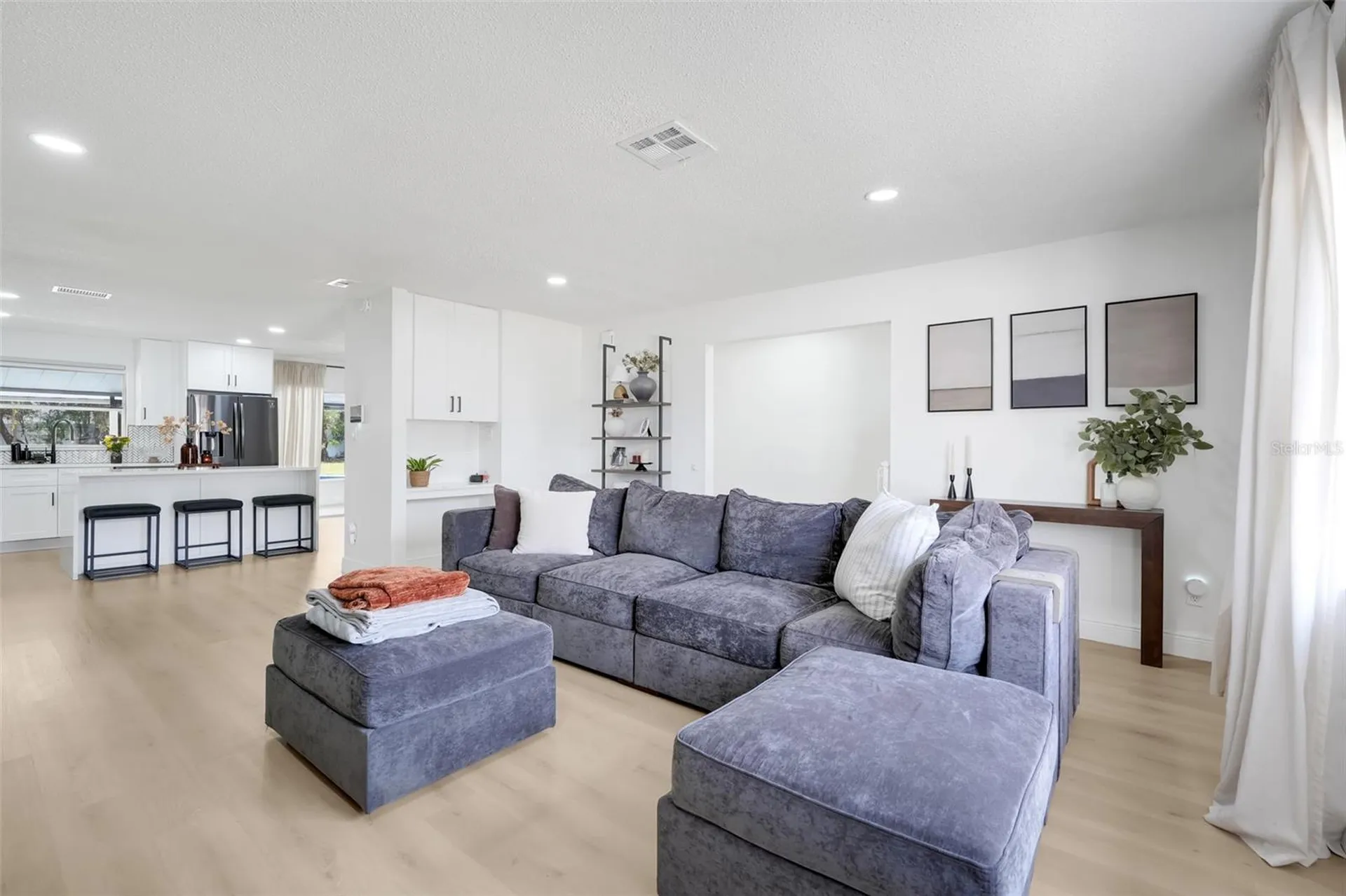 589 Del Rio Street Orlando FL 32839