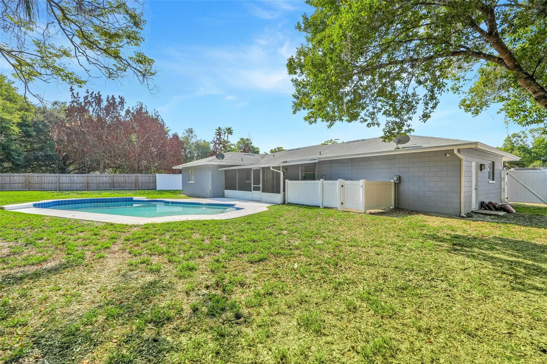 589 Del Rio Street Orlando FL 32839