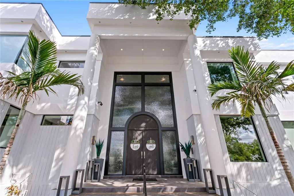 2 Sandpiper Road Tampa FL 33609