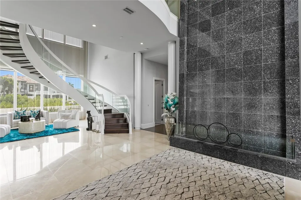 2 Sandpiper Road Tampa FL 33609