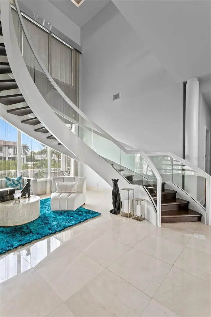 2 Sandpiper Road Tampa FL 33609