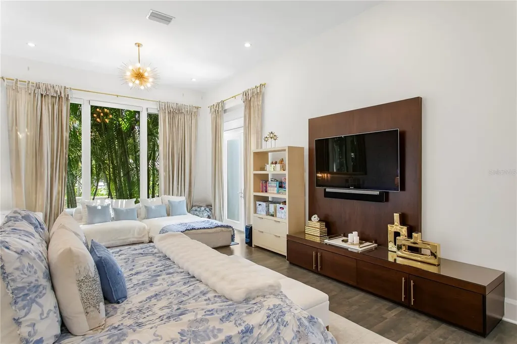 2 Sandpiper Road Tampa FL 33609