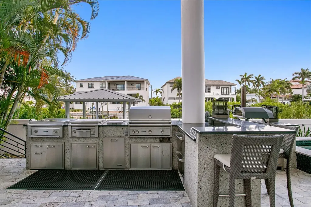 2 Sandpiper Road Tampa FL 33609
