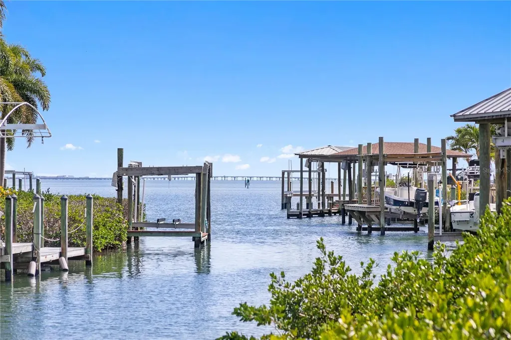 2 Sandpiper Road Tampa FL 33609