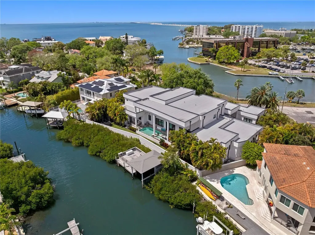 2 Sandpiper Road Tampa FL 33609