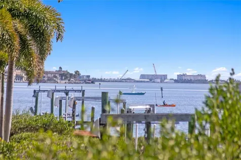2 Sandpiper Road Tampa FL 33609
