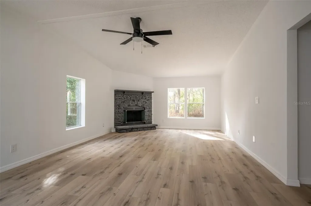 14327 NE 136th Place Waldo FL 32694
