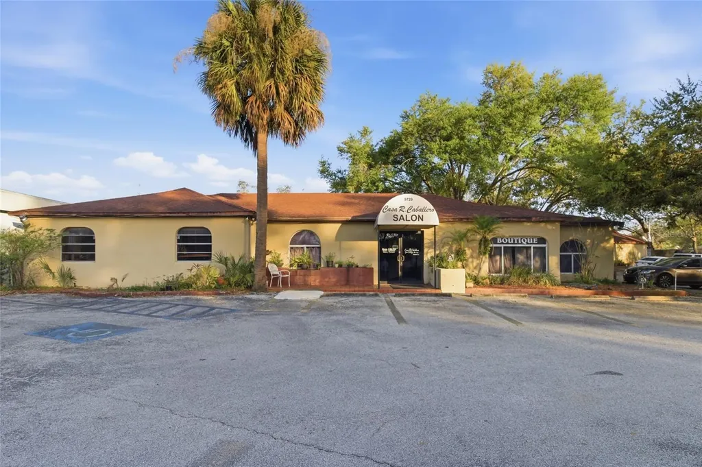 9729 N Armenia Avenue Tampa FL 33612