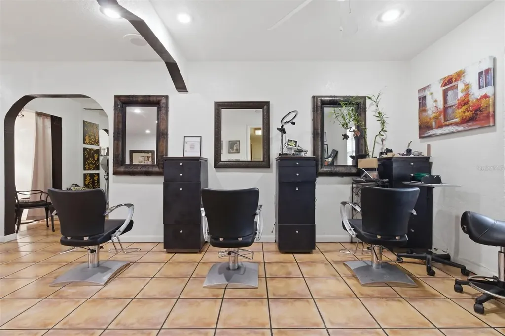 9729 N Armenia Avenue Tampa FL 33612