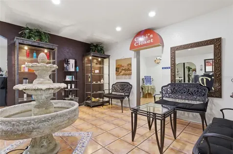 9729 N Armenia Avenue Tampa FL 33612