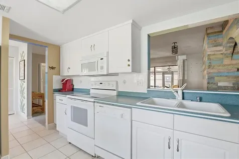 36 Windrush Bay Drive Tarpon Springs FL 34689