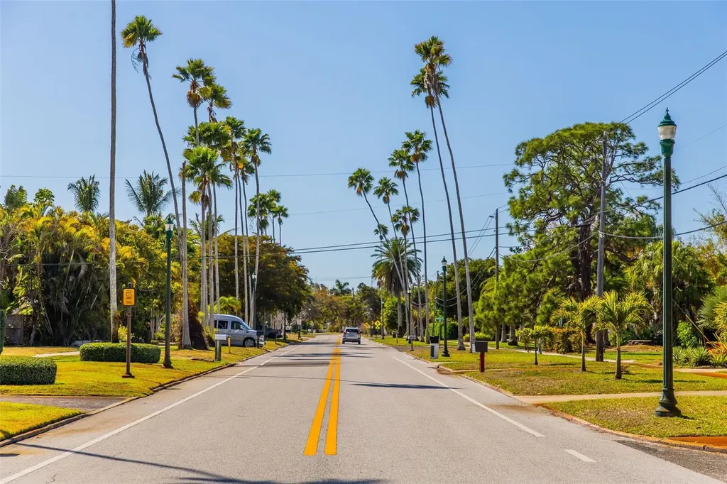 5013 Bay Shore Road Sarasota FL 34234