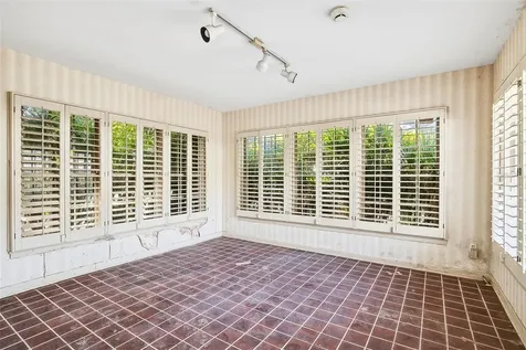5013 Bay Shore Road Sarasota FL 34234