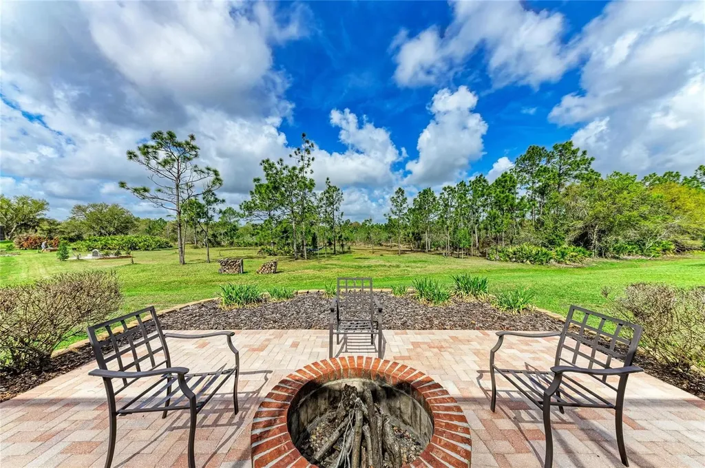 23327 Red Robin Place Bradenton FL 34202