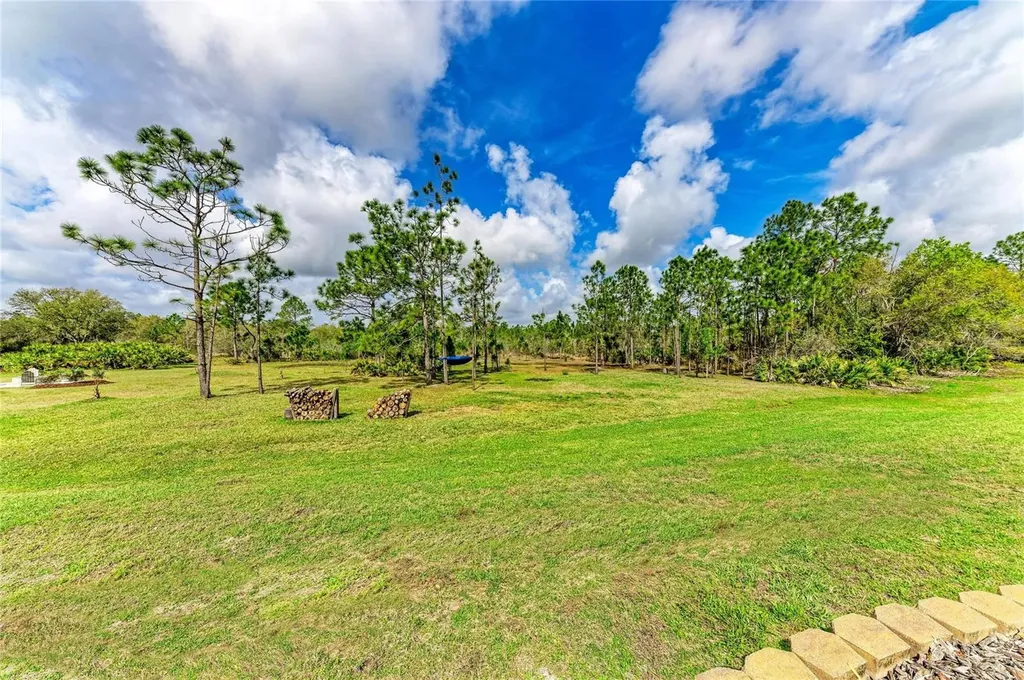 23327 Red Robin Place Bradenton FL 34202