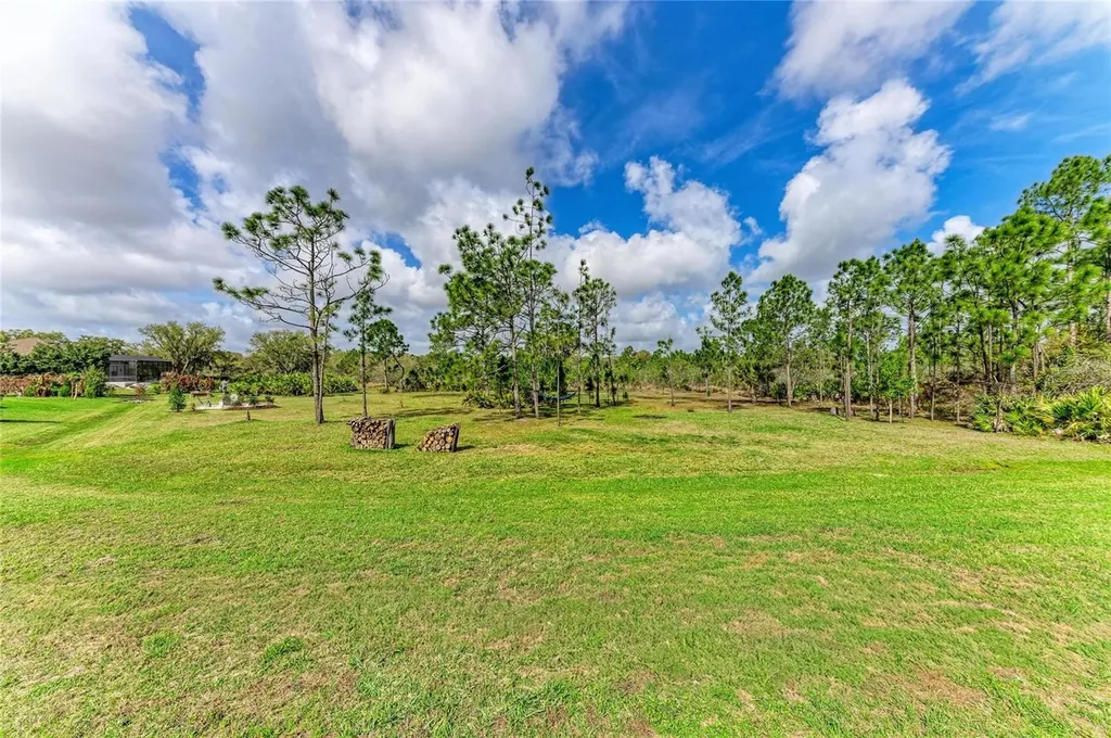 23327 Red Robin Place Bradenton FL 34202