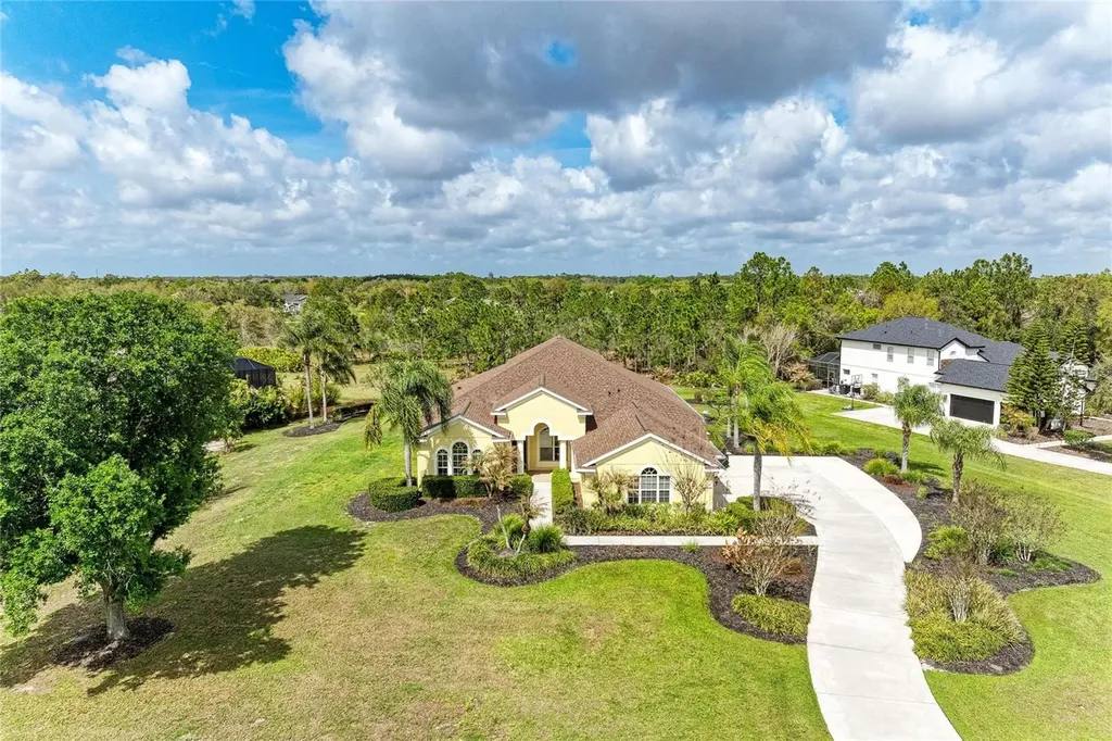 23327 Red Robin Place Bradenton FL 34202
