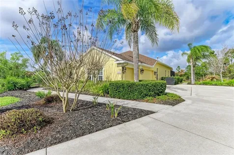 23327 Red Robin Place Bradenton FL 34202