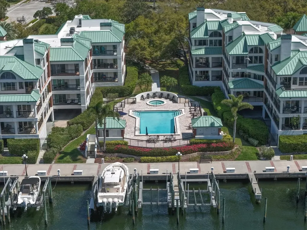 947 Seddon Cove Way Tampa FL 33602