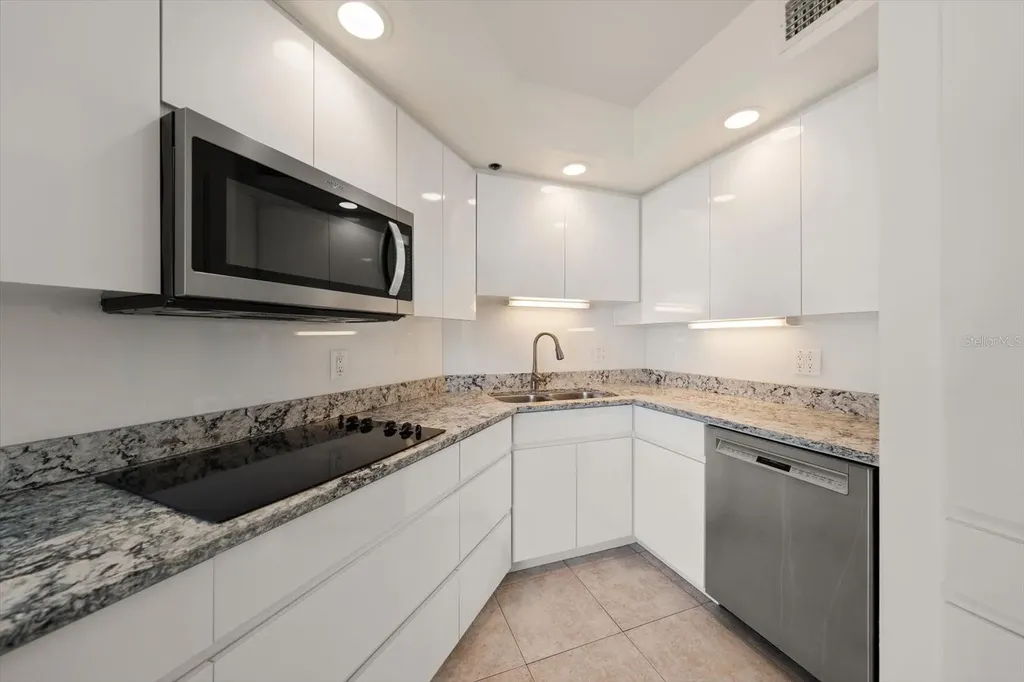947 Seddon Cove Way Tampa FL 33602