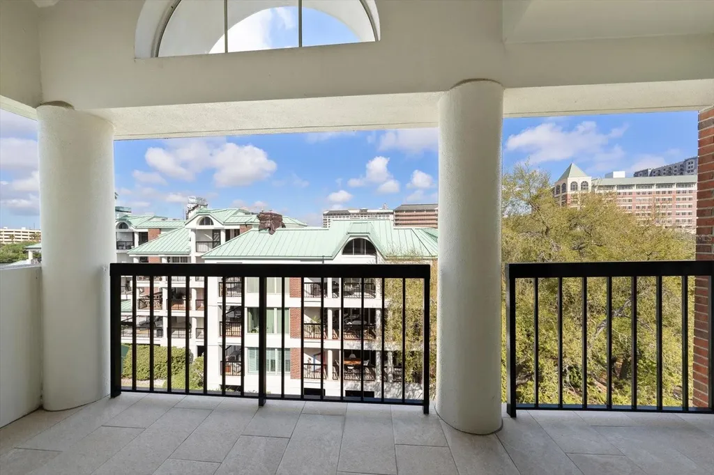 947 Seddon Cove Way Tampa FL 33602