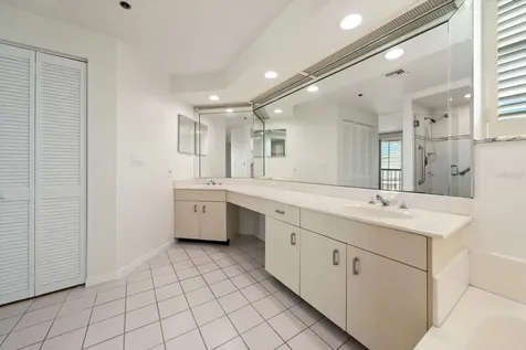 947 Seddon Cove Way Tampa FL 33602