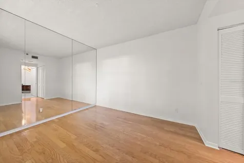 947 Seddon Cove Way Tampa FL 33602