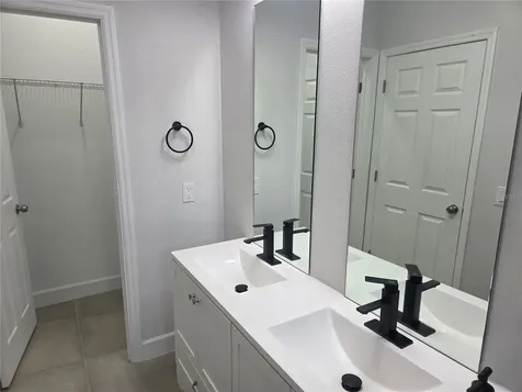 2300 Parrot Street North Port FL 34286