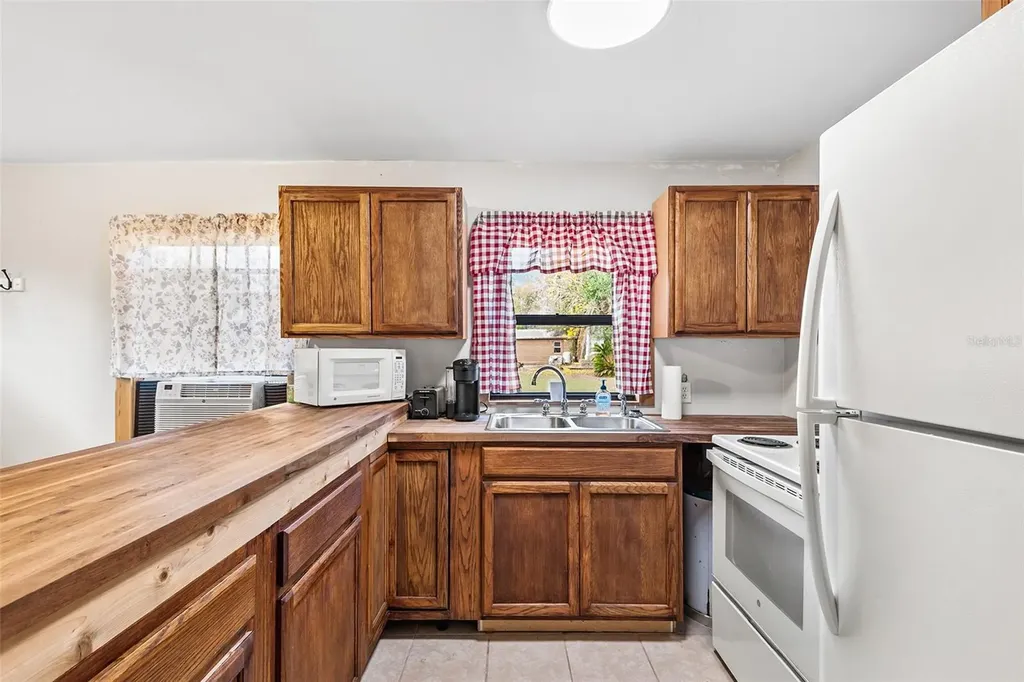 1233 Saint Anne Shrine Road Lake Wales FL 33898