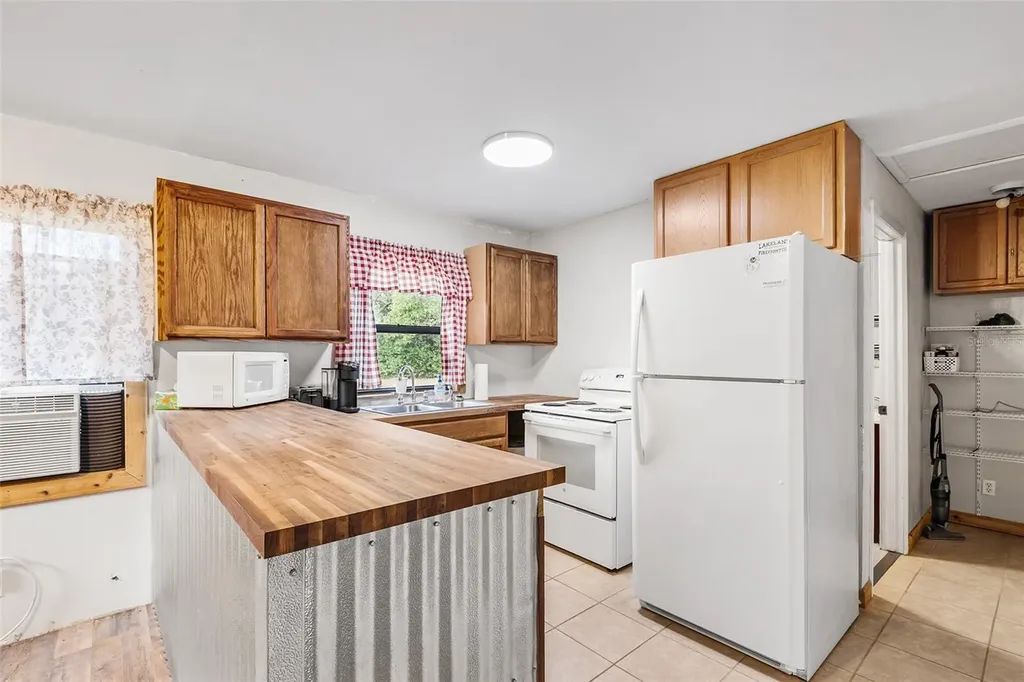 1233 Saint Anne Shrine Road Lake Wales FL 33898