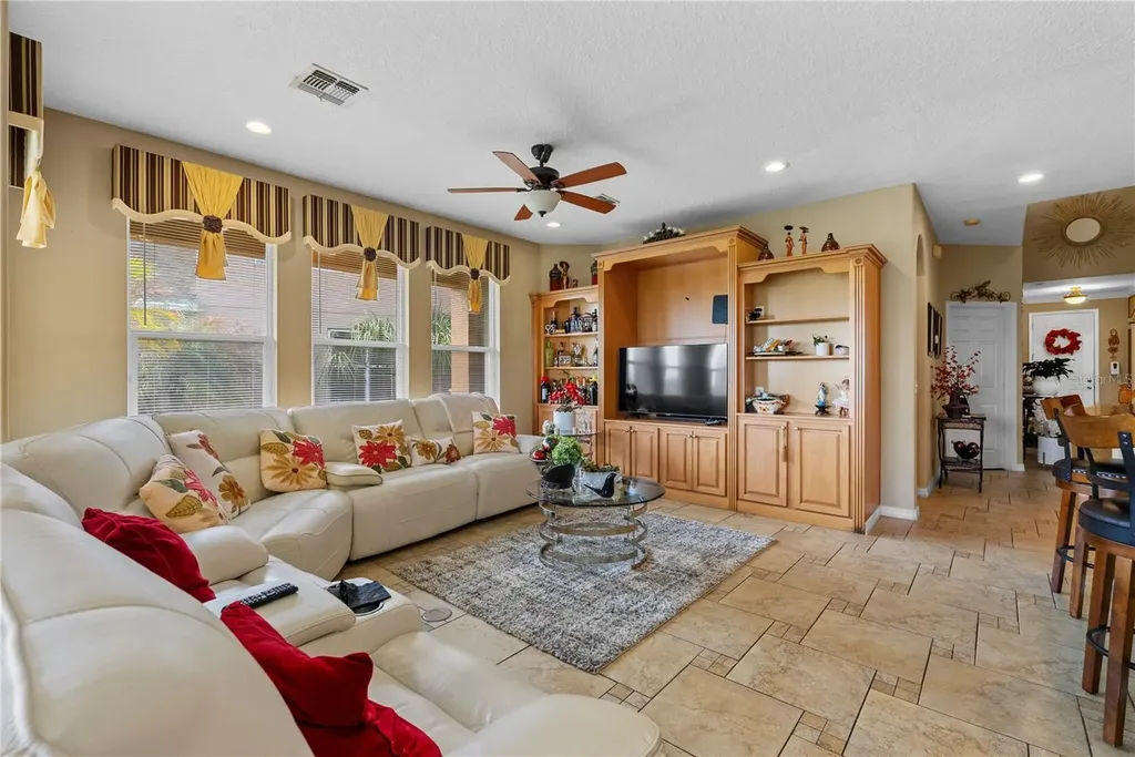 1352 Oakcrest Court Davenport FL 33837