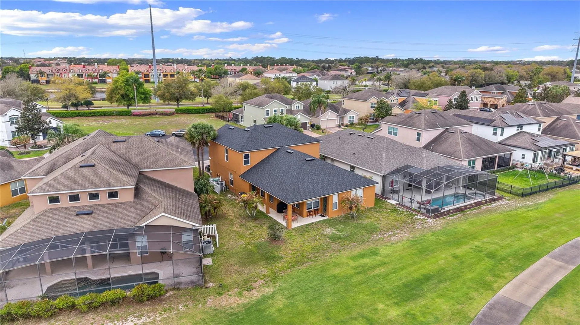 1352 Oakcrest Court Davenport FL 33837