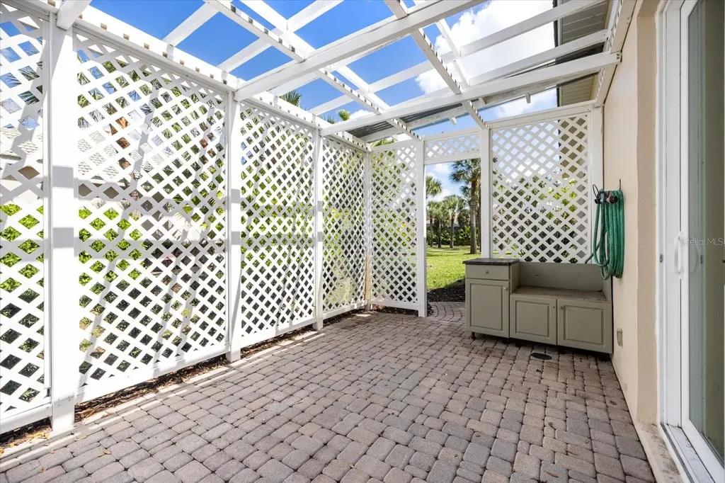 17 N Cayman Isles Boulevard Englewood FL 34223