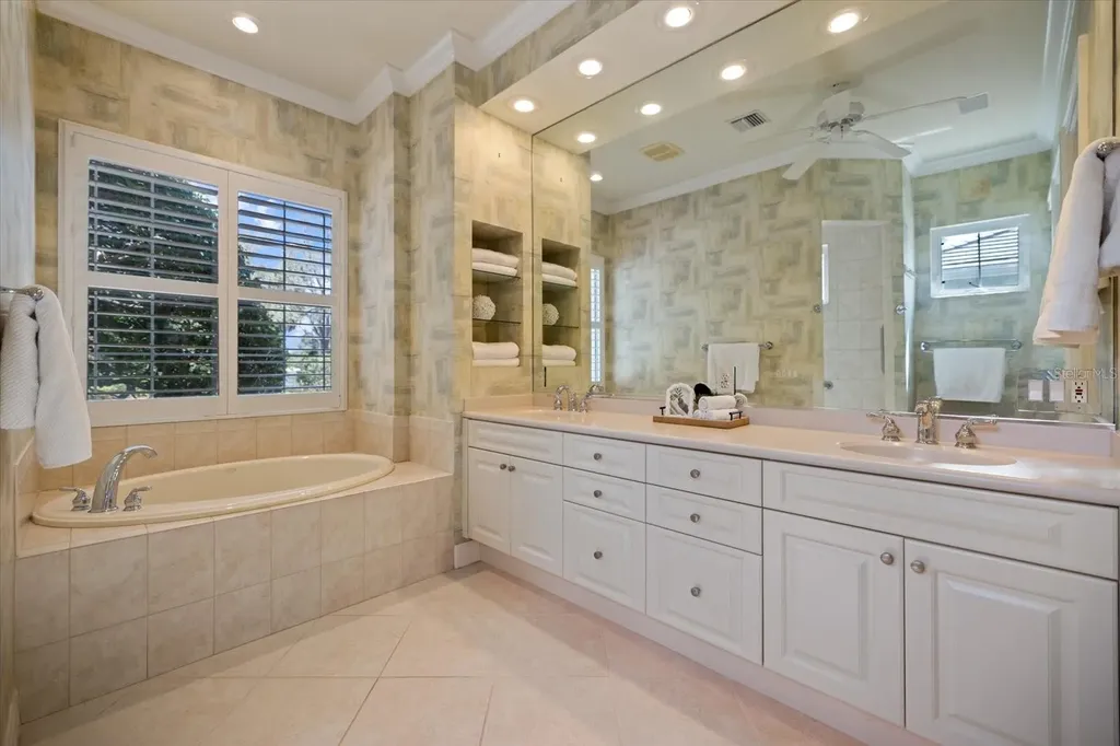 17 N Cayman Isles Boulevard Englewood FL 34223
