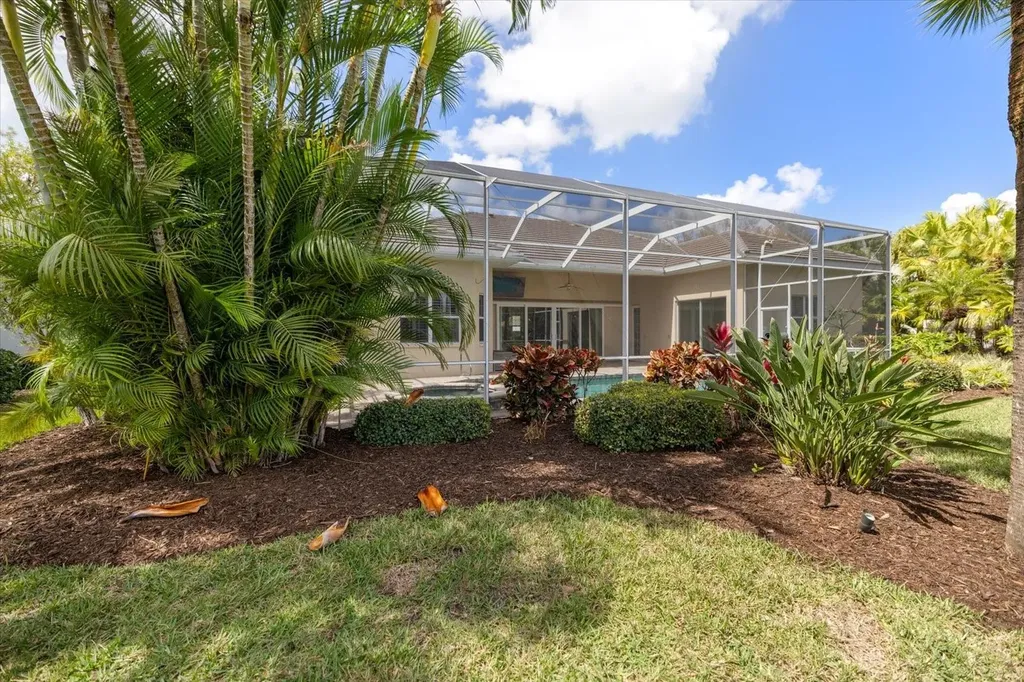 17 N Cayman Isles Boulevard Englewood FL 34223