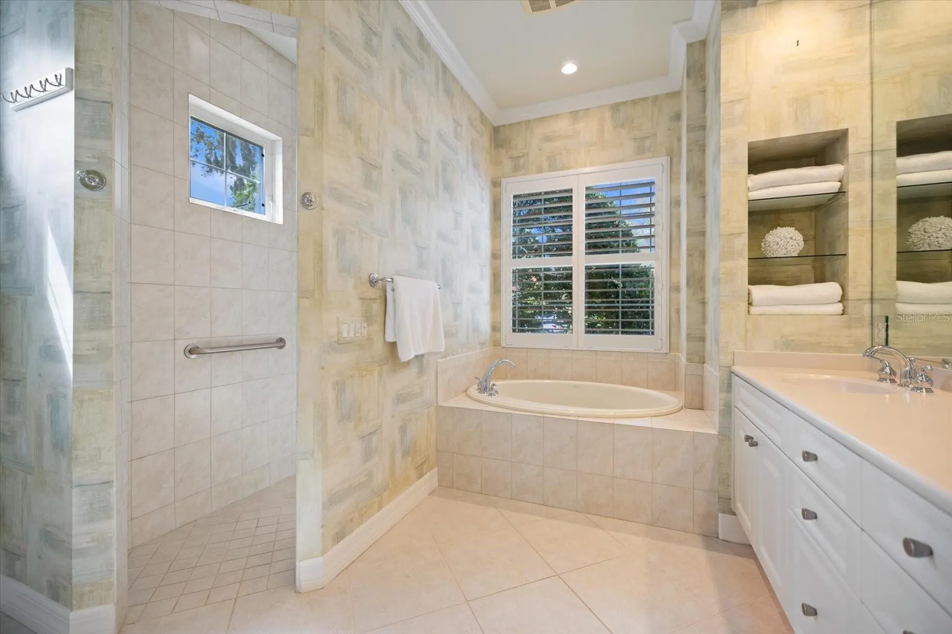 17 N Cayman Isles Boulevard Englewood FL 34223