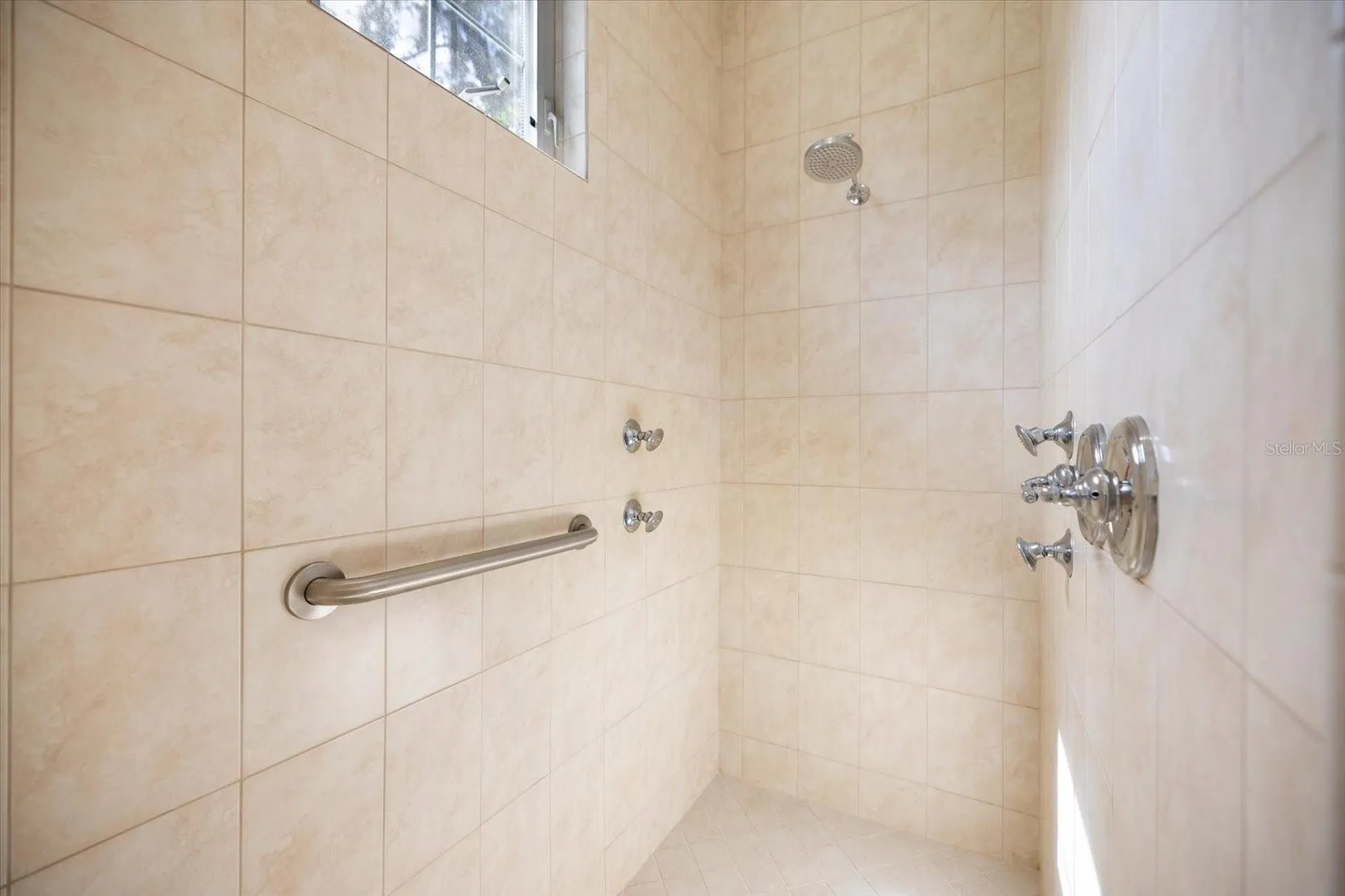 17 N Cayman Isles Boulevard Englewood FL 34223