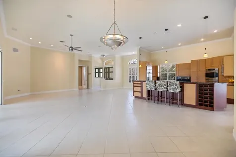 17 N Cayman Isles Boulevard Englewood FL 34223