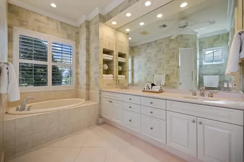 17 N Cayman Isles Boulevard Englewood FL 34223