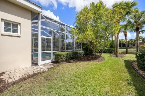 17 N Cayman Isles Boulevard Englewood FL 34223
