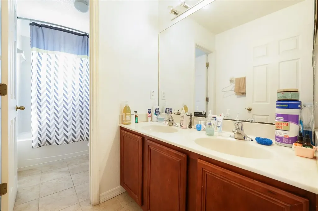 208 Cimarron Drive Kissimmee FL 34759