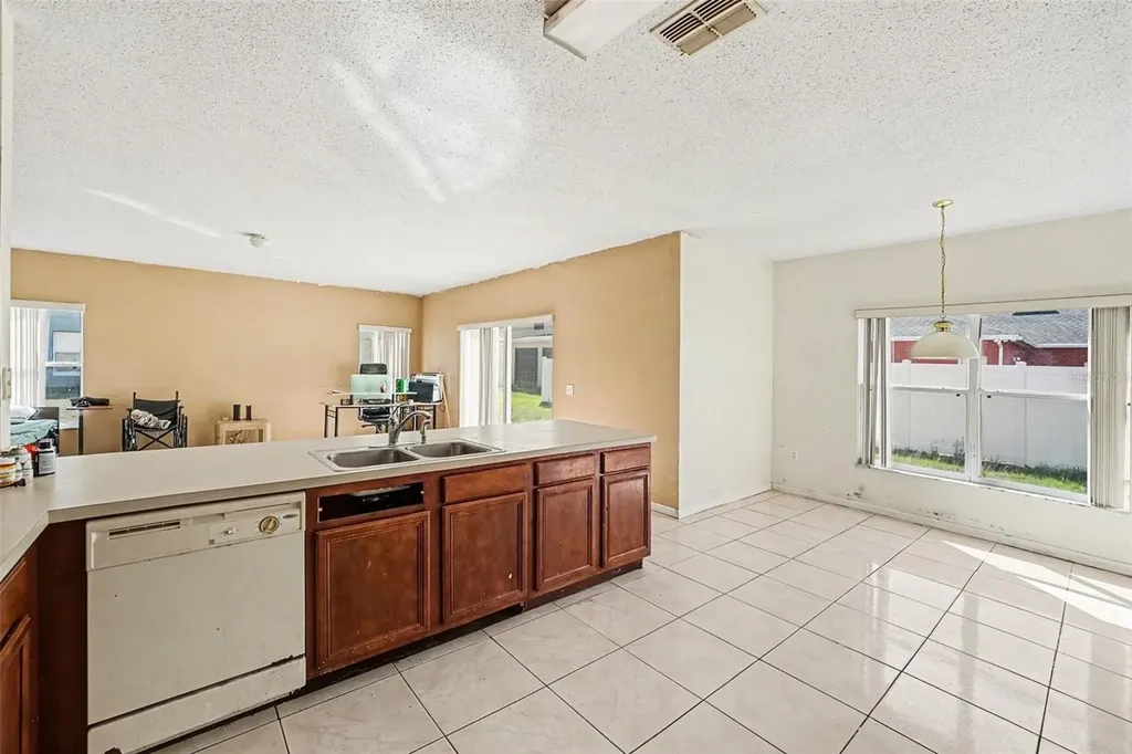 208 Cimarron Drive Kissimmee FL 34759