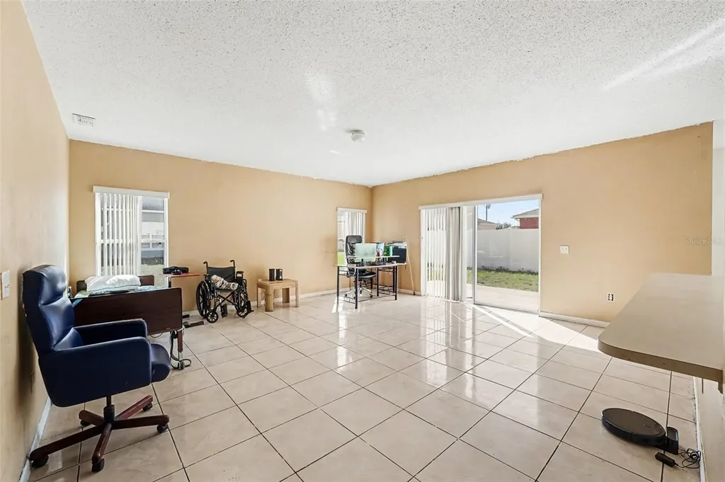 208 Cimarron Drive Kissimmee FL 34759