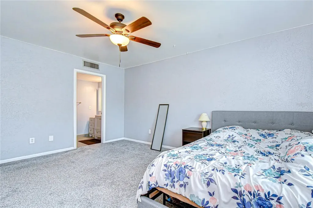 13402 Pine Lake Way Tampa FL 33618