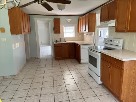 13311 SE Sunset Harbor Road Weirsdale FL 32195